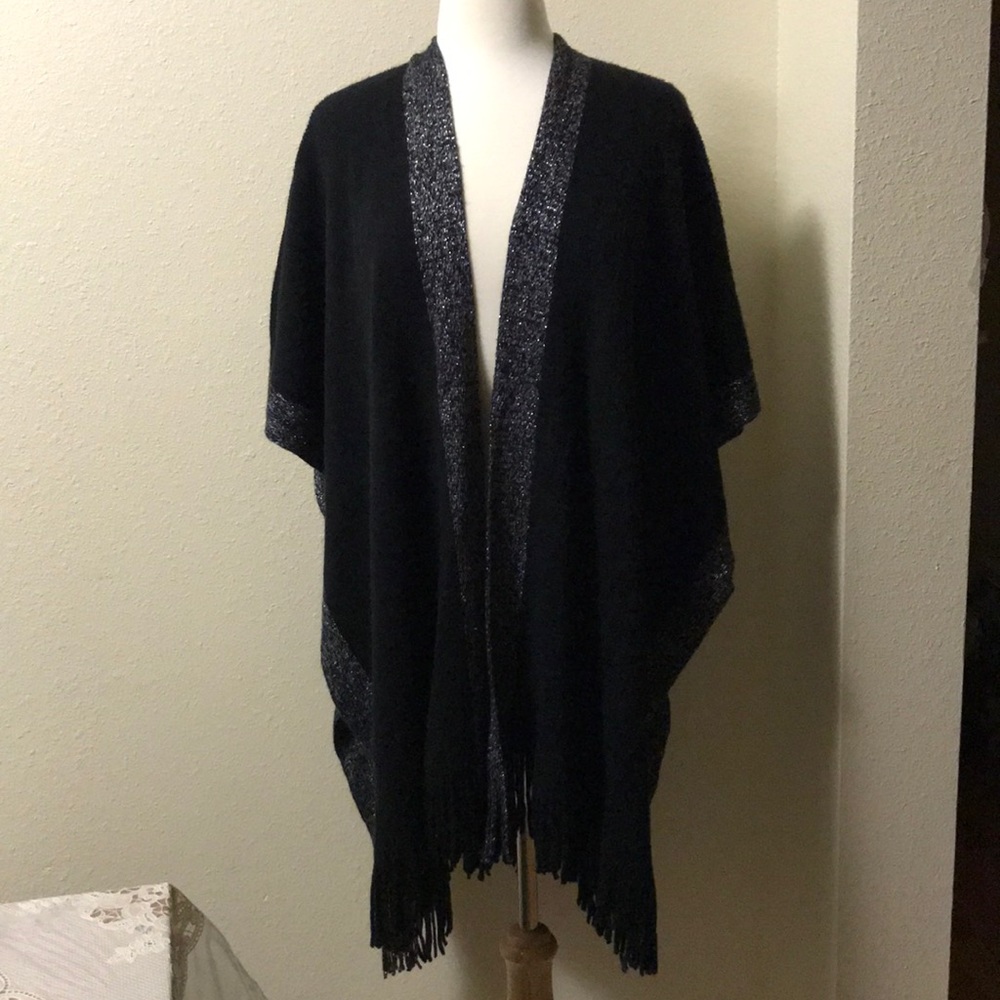 BNWT Step in style poncho black with silver accent